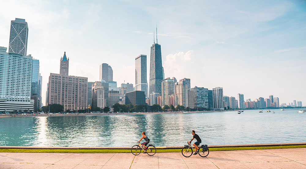 two-people-riding-bikes-3010969_1